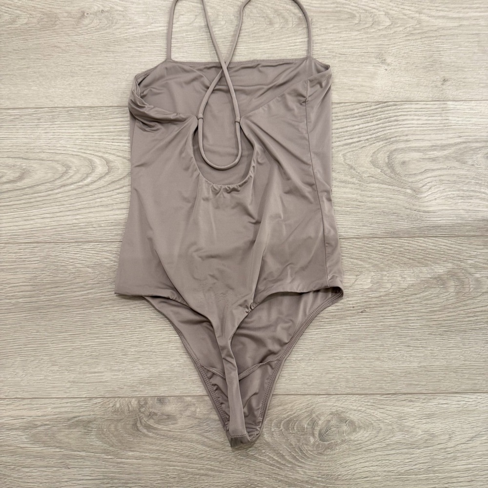 Aritzia Wilfred Free Contour Tank Top Bodysuit XS JZ1004 - Picture 2 of 6